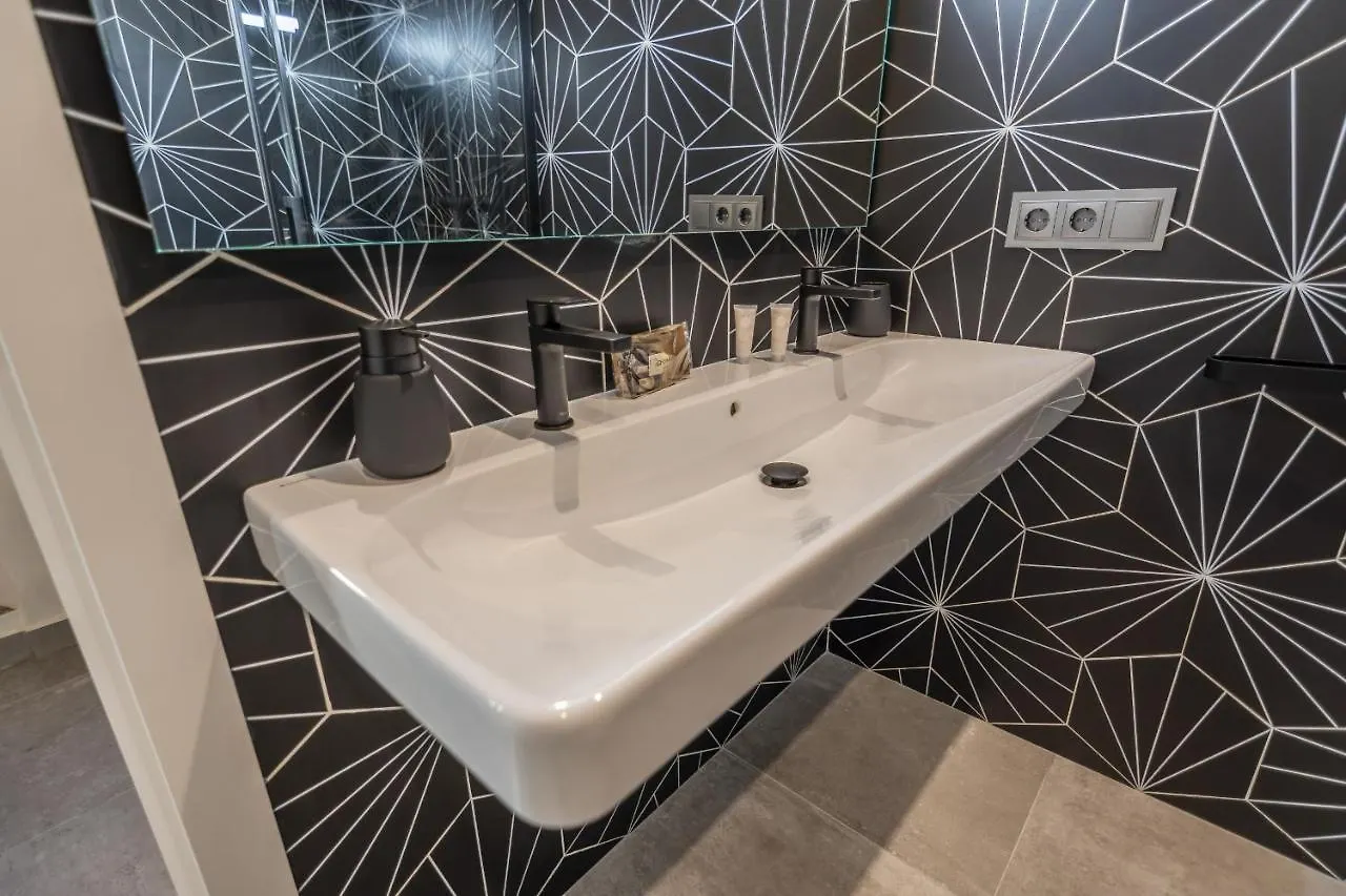 Trajano Premium Estudios By H Ayamonte Apartment